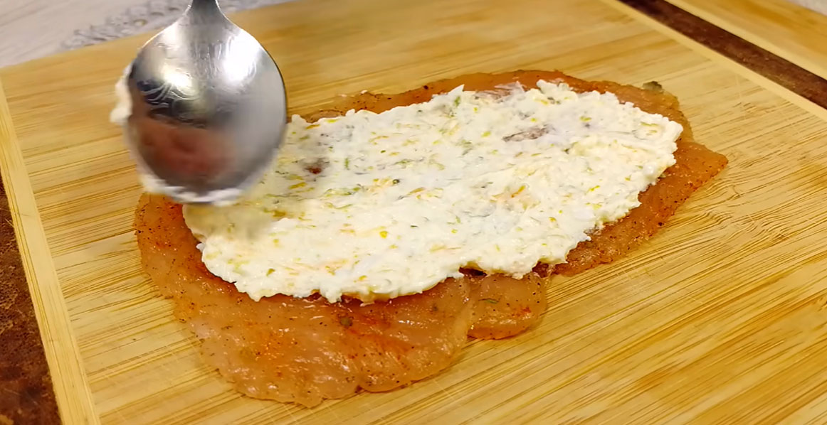 Пошаговый рецепт куриных рулетиков - шаг 7