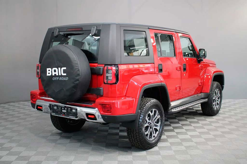 Китайский внедорожник BAIC BJ40 2026 года